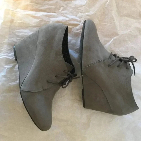 Expressions Marvinmush Mushroom suede  wedge ankle bootie Size 10 - Picture 4 of 9